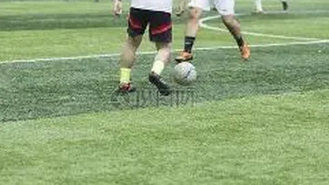 狼队领队盛赞：激战曼联，我们誓要超越三分定律，展现非同凡响的实力！